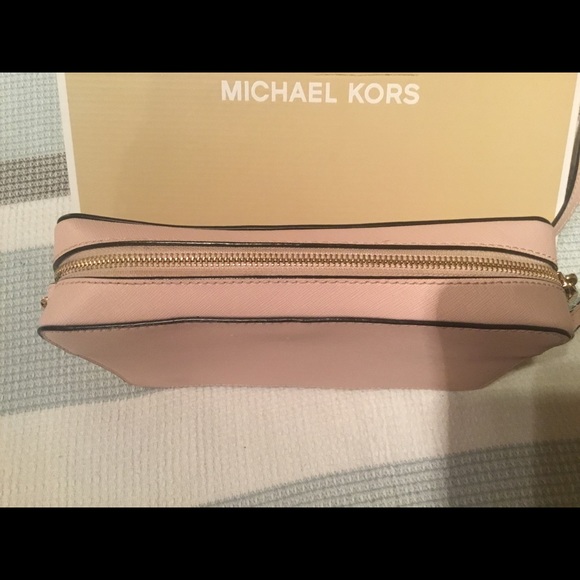 NEW MICHAEL KORS BAG - Picture 4 of 14